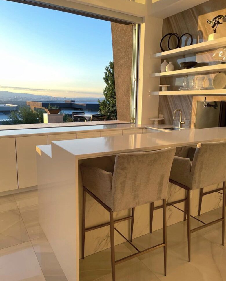 Stunning Modern Las Vegas Retreat - Henderson, Nevada