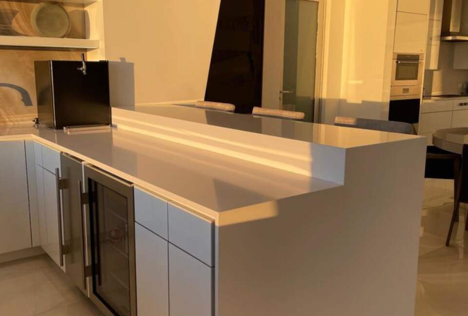 Stunning Modern Las Vegas Retreat - Henderson, Nevada