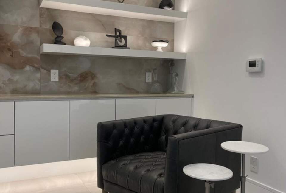 Stunning Modern Las Vegas Retreat - Henderson, Nevada