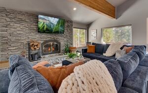 Luxury Modern Home Minutes from the Lake and Ski Slopes - Incline Village, Lake Tahoe. - Incline Village, Nevada