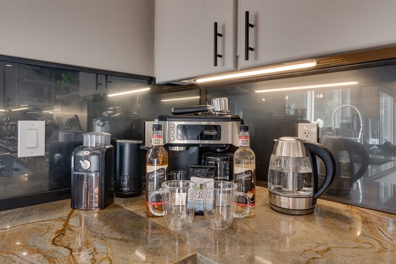 Luxury Modern Home Minutes from the Lake and Ski Slopes - Incline Village, Lake Tahoe. - Incline Village, Nevada