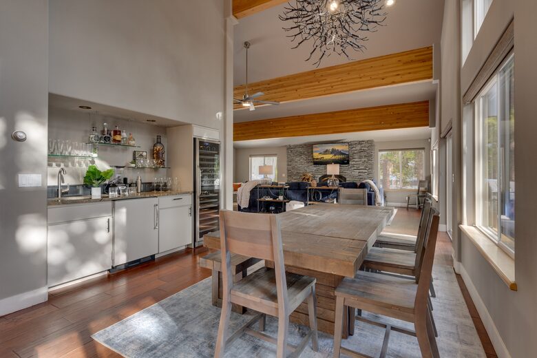 Luxury Modern Home Minutes from the Lake and Ski Slopes - Incline Village, Lake Tahoe. - Incline Village, Nevada