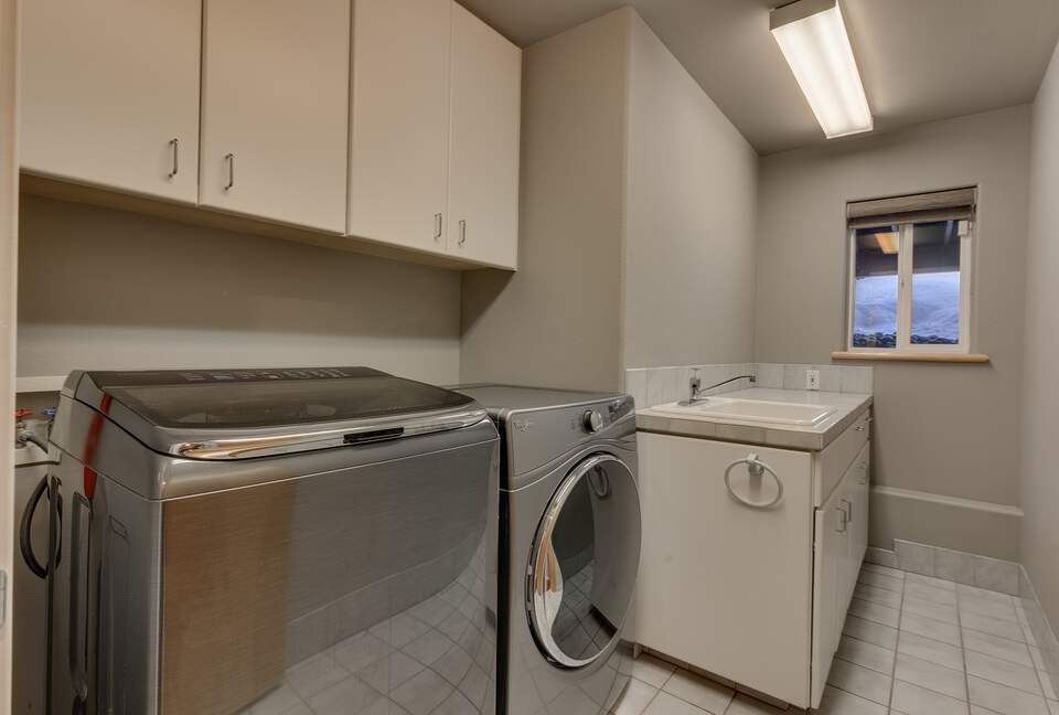 Luxury Modern Home Minutes from the Lake and Ski Slopes - Incline Village, Lake Tahoe. - Incline Village, Nevada