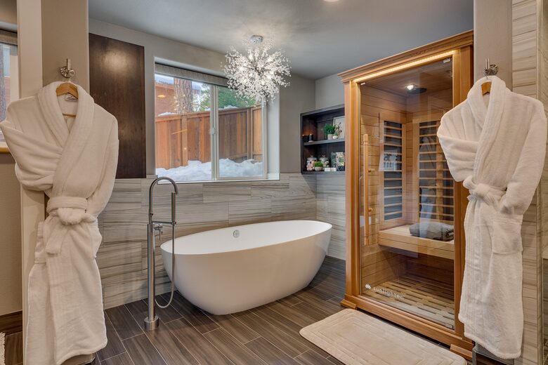 Luxury Modern Home Minutes from the Lake and Ski Slopes - Incline Village, Lake Tahoe. - Incline Village, Nevada