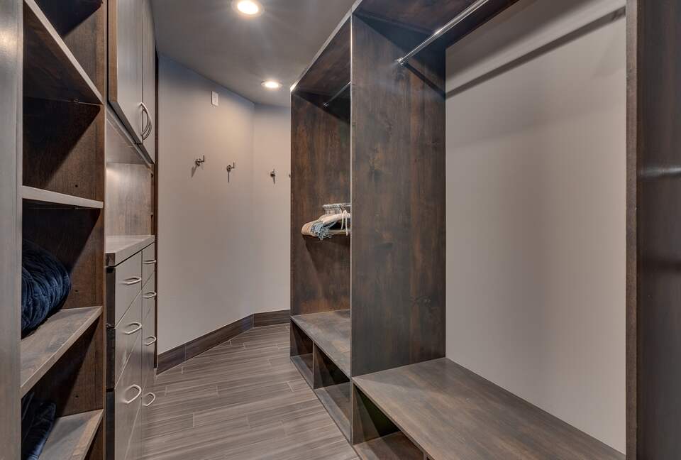 Luxury Modern Home Minutes from the Lake and Ski Slopes - Incline Village, Lake Tahoe. - Incline Village, Nevada