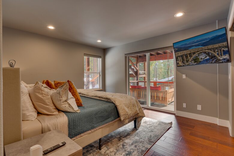 Luxury Modern Home Minutes from the Lake and Ski Slopes - Incline Village, Lake Tahoe. - Incline Village, Nevada