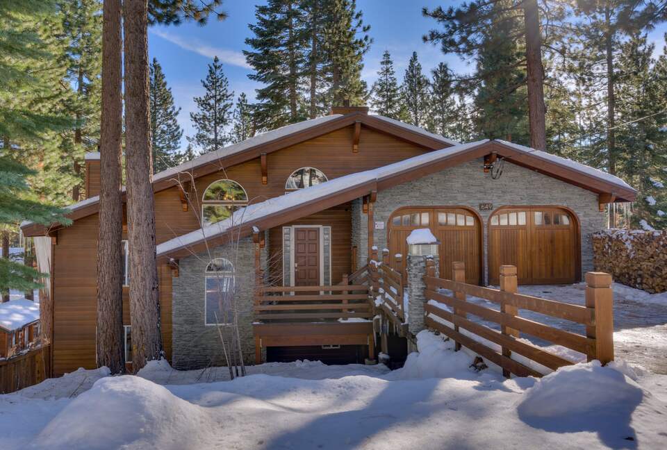 Luxury Modern Home Minutes from the Lake and Ski Slopes - Incline Village, Lake Tahoe. - Incline Village, Nevada