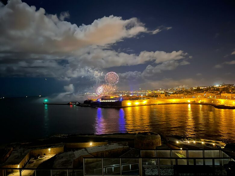 Luxury Seafront Penthouse Valletta - Sliema, Malta