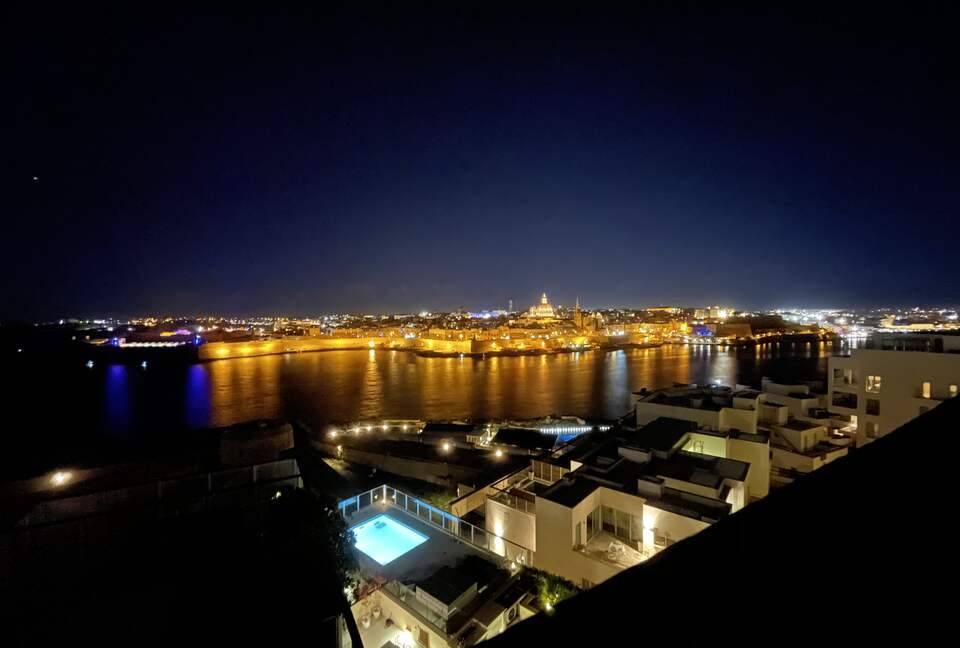 Luxury Seafront Penthouse Valletta - Sliema, Malta