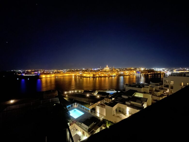 Luxury Seafront Penthouse Valletta - Sliema, Malta