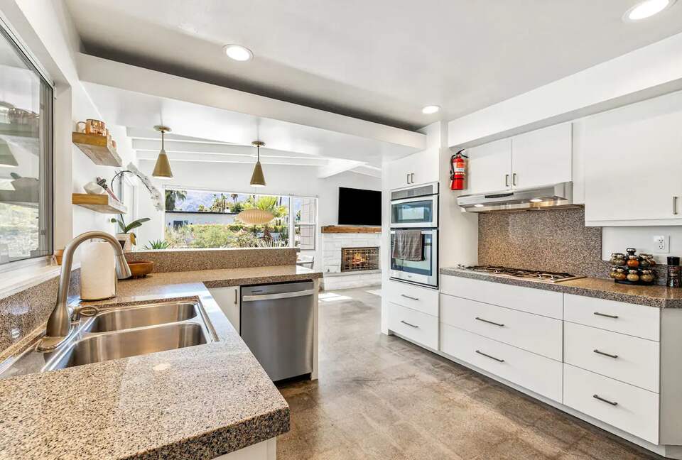 Mid Century Dream-Street Legal Golf Cart Included - Palm Springs, California