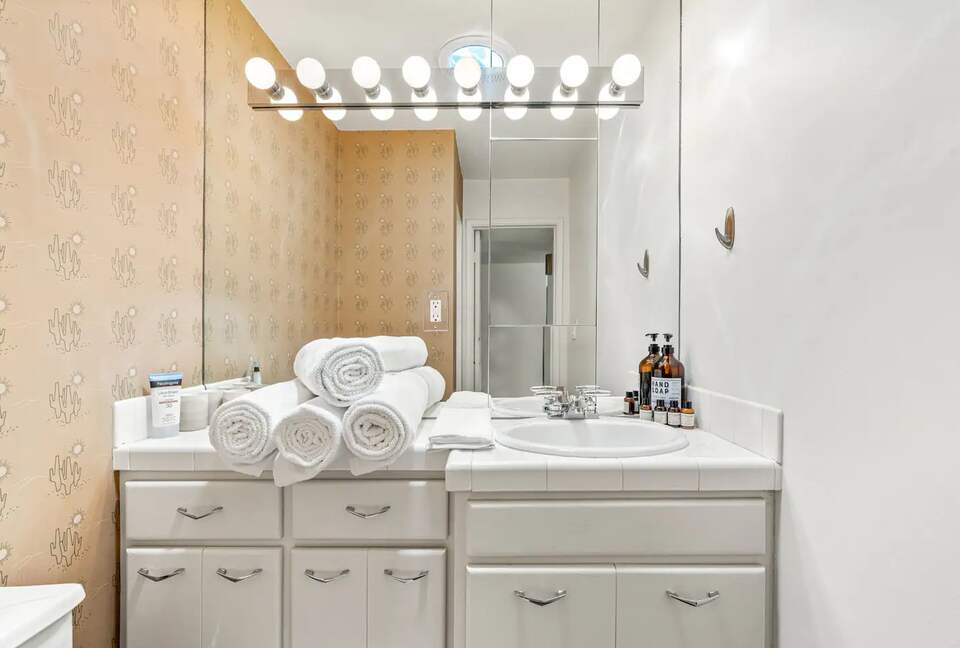 Mid Century Dream-Street Legal Golf Cart Included - Palm Springs, California