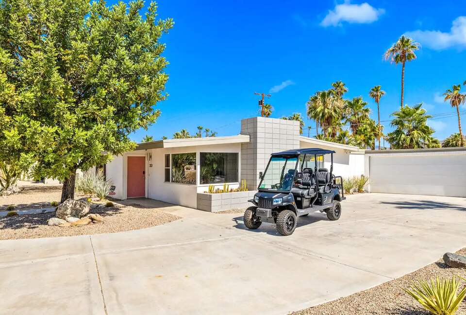 Mid Century Dream-Street Legal Golf Cart Included - Palm Springs, California