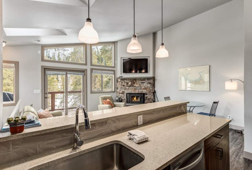 Tranquil Escape with Views of Mount Royal - Frisco, Colorado