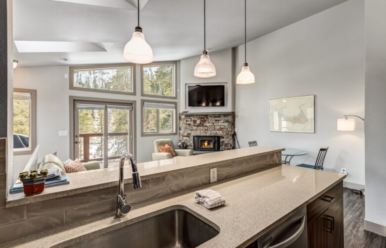 Tranquil Escape with Views of Mount Royal - Frisco, Colorado