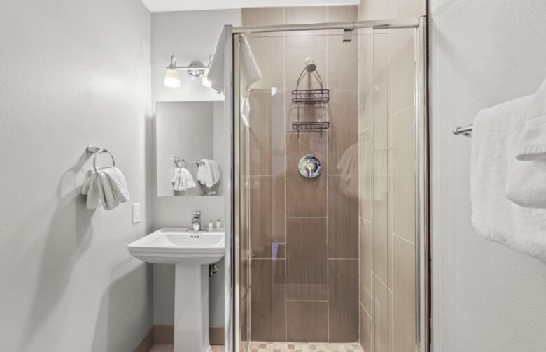 Tranquil Escape with Views of Mount Royal - Frisco, Colorado