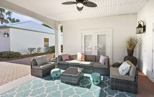 Bonaire Cay Beach Getaway |Charming House and Carriage House + 2 Golf Carts! - Destin, Florida