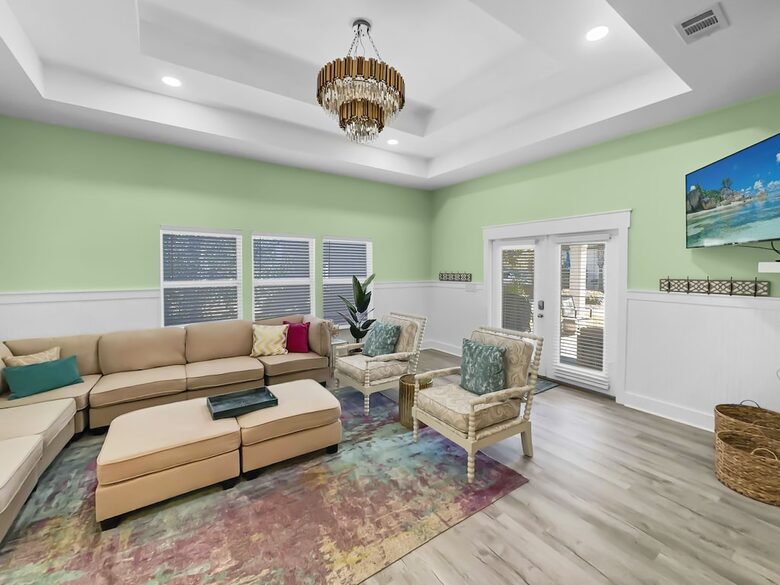 Bonaire Cay Beach Getaway |Charming House and Carriage House + 2 Golf Carts! - Destin, Florida