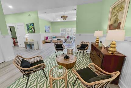 Bonaire Cay Beach Getaway |Charming House and Carriage House + 2 Golf Carts! - Destin, Florida