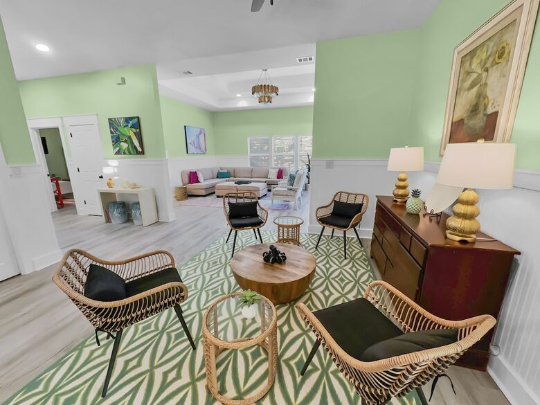 Bonaire Cay Beach Getaway |Charming House and Carriage House + 2 Golf Carts! - Destin, Florida