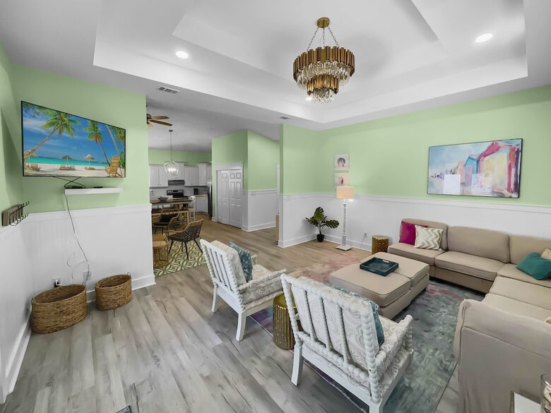 Bonaire Cay Beach Getaway |Charming House and Carriage House + 2 Golf Carts! - Destin, Florida