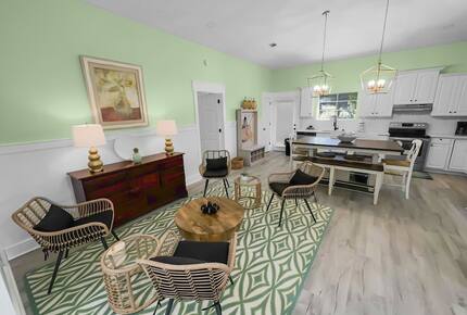 Bonaire Cay Beach Getaway |Charming House and Carriage House + 2 Golf Carts! - Destin, Florida