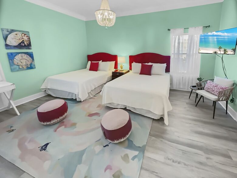 Bonaire Cay Beach Getaway |Charming House and Carriage House + 2 Golf Carts! - Destin, Florida