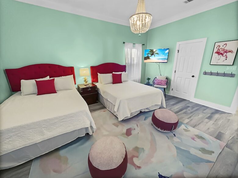 Bonaire Cay Beach Getaway |Charming House and Carriage House + 2 Golf Carts! - Destin, Florida