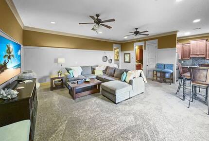 Bonaire Cay Beach Getaway |Charming House and Carriage House + 2 Golf Carts! - Destin, Florida