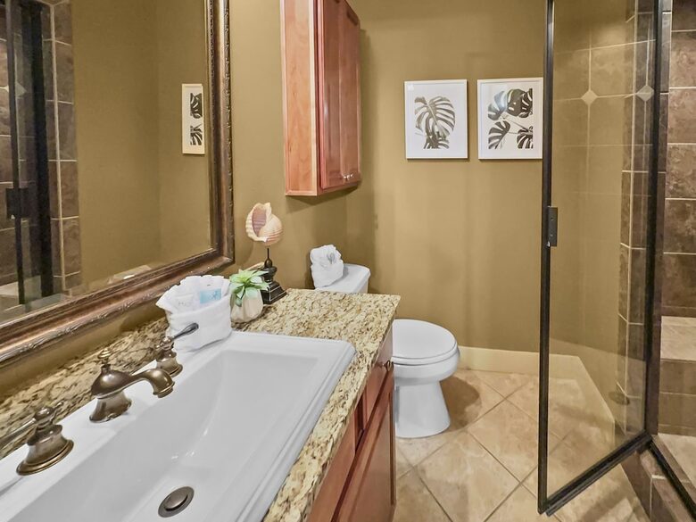 Bonaire Cay Beach Getaway |Charming House and Carriage House + 2 Golf Carts! - Destin, Florida