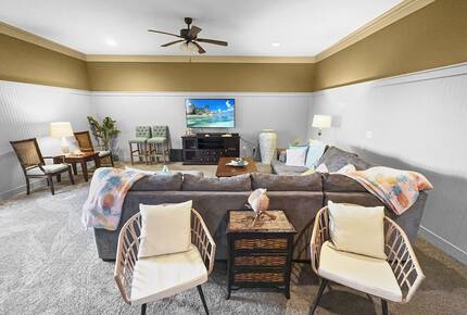 Bonaire Cay Beach Getaway |Charming House and Carriage House + 2 Golf Carts! - Destin, Florida