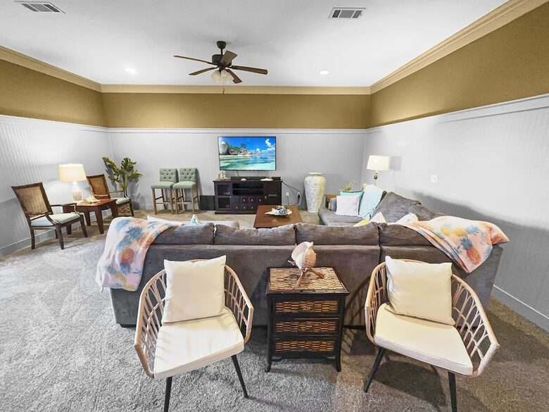 Bonaire Cay Beach Getaway |Charming House and Carriage House + 2 Golf Carts! - Destin, Florida