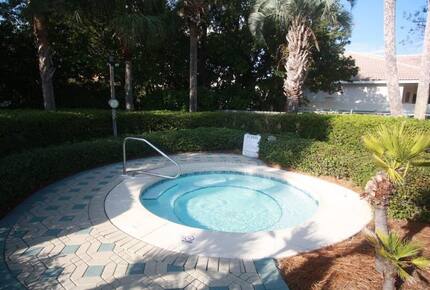 Bonaire Cay Beach Getaway |Charming House and Carriage House + 2 Golf Carts! - Destin, Florida