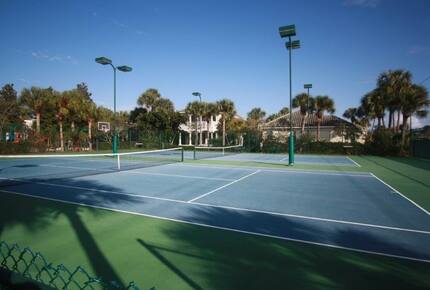 Bonaire Cay Beach Getaway |Charming House and Carriage House + 2 Golf Carts! - Destin, Florida