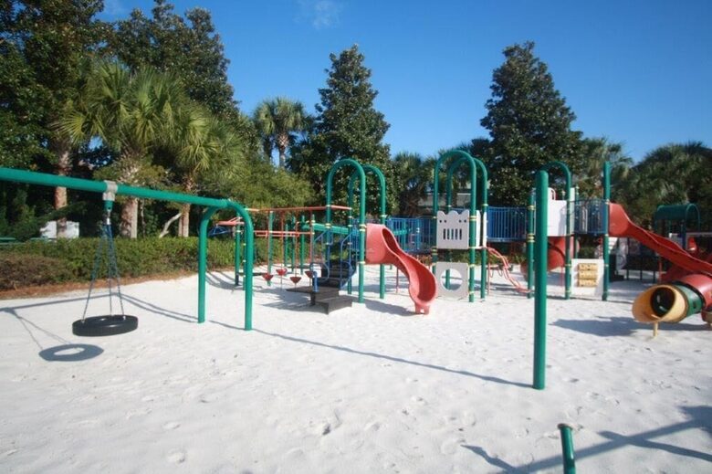 Bonaire Cay Beach Getaway |Charming House and Carriage House + 2 Golf Carts! - Destin, Florida