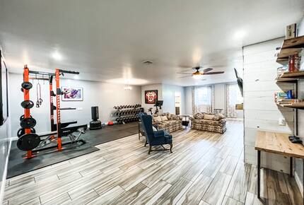 Watertown Escape | Sauna + Gym | Private Community - Watertown, New York