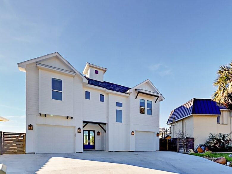 Modern Seaside Farmhouse - Rockport, Texas