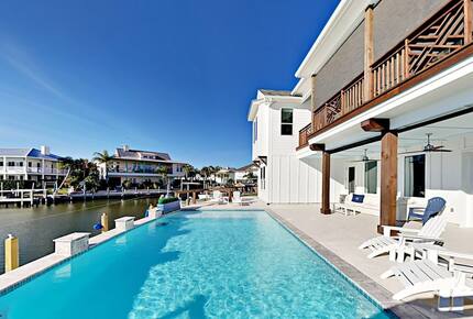Modern Seaside Farmhouse - Rockport, Texas