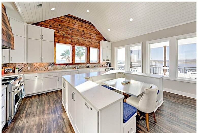 Modern Seaside Farmhouse - Rockport, Texas