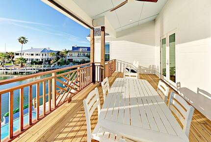 Modern Seaside Farmhouse - Rockport, Texas