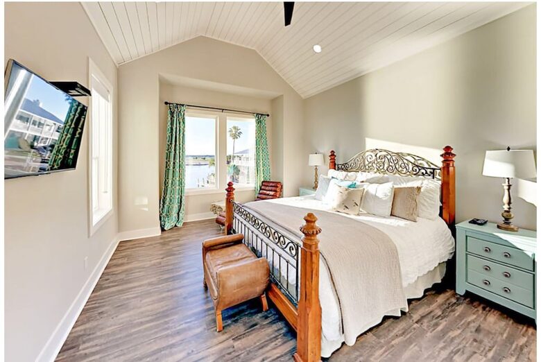 Modern Seaside Farmhouse - Rockport, Texas