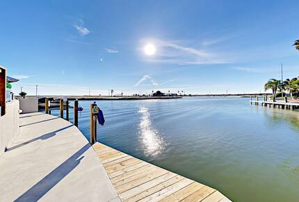 Modern Seaside Farmhouse - Rockport, Texas