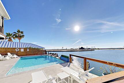 Modern Seaside Farmhouse - Rockport, Texas