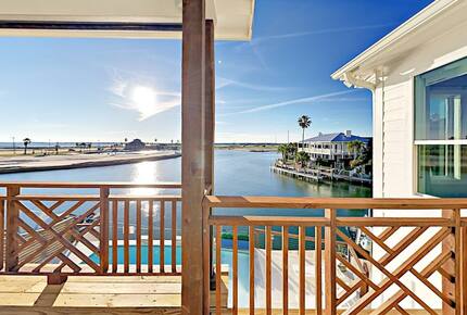 Modern Seaside Farmhouse - Rockport, Texas