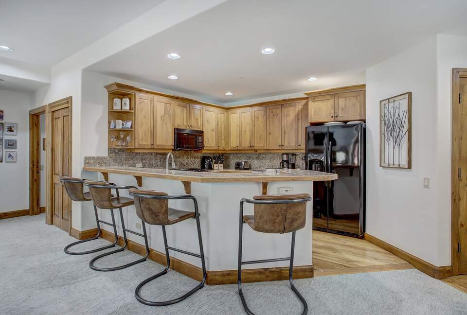 Arrowhead Beauty with Pool and Hot Tub! - Edwards, Colorado