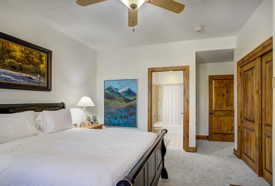 Arrowhead Beauty with Pool and Hot Tub! - Edwards, Colorado