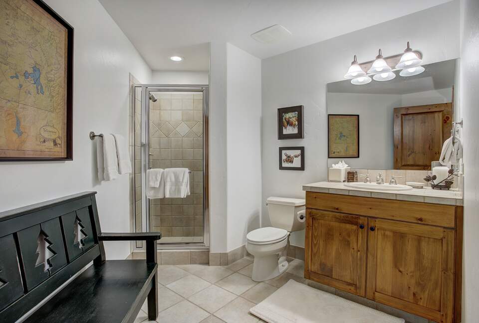 Arrowhead Beauty with Pool and Hot Tub! - Edwards, Colorado