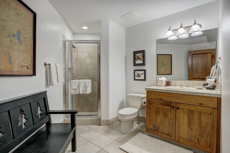 Arrowhead Beauty with Pool and Hot Tub! - Edwards, Colorado