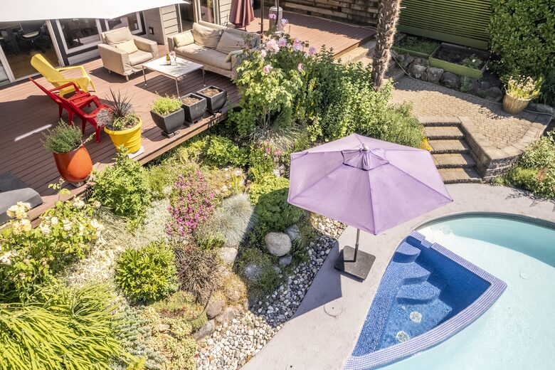 West Vancouver Private Luxury Escape with Expansive View - West Vancouver, Canada