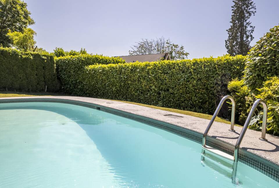 West Vancouver Private Luxury Escape with Expansive View - West Vancouver, Canada